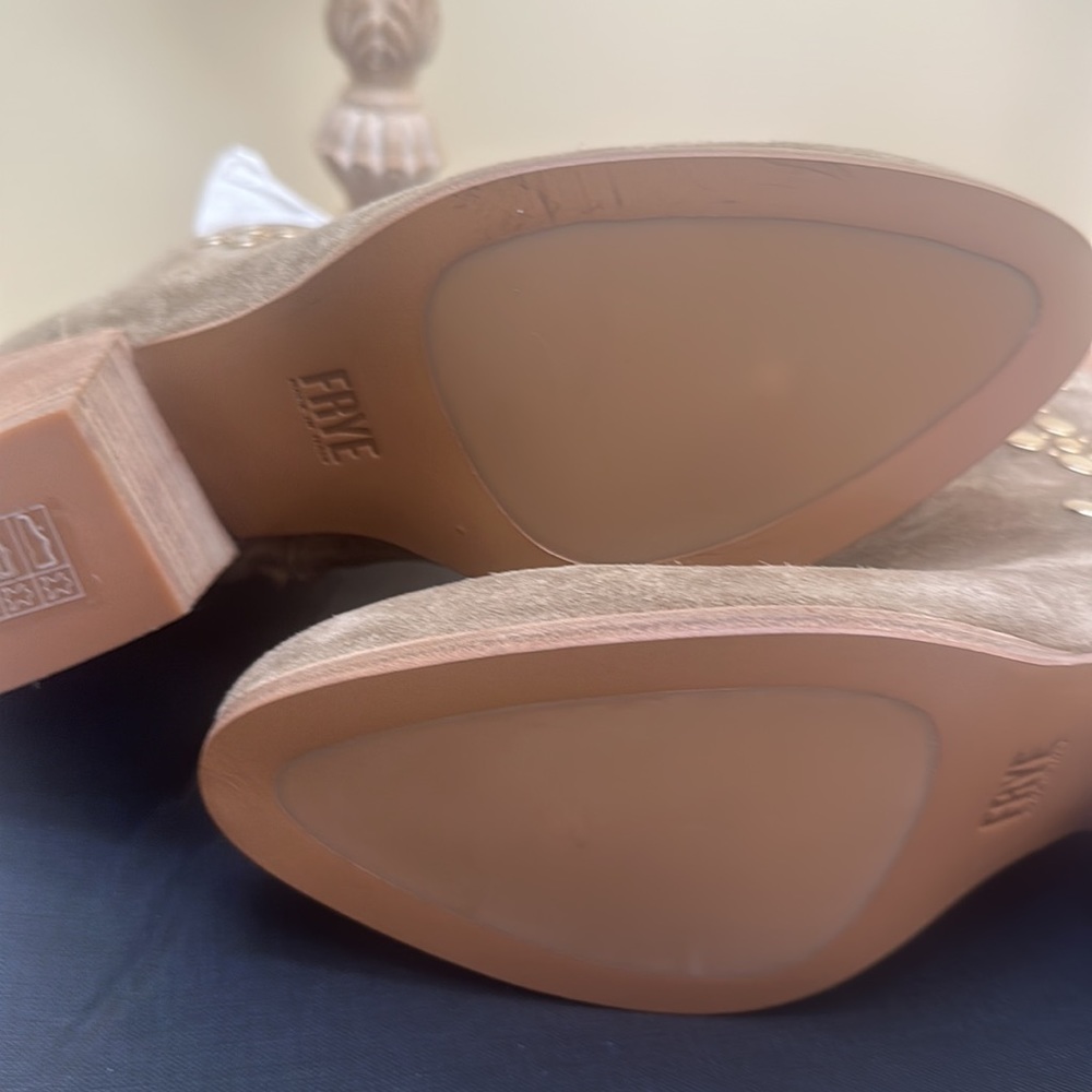 FRYE boots new, never worn , in original box. - Picture 3 of 6